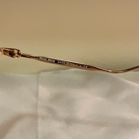 Beautiful Miu Miu Women’s Sunglasses - Picture 6 of 7